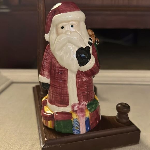 Vintage Sakura Santa Claus porcelain figurine with toy sack and presents. - Picture 1 of 7
